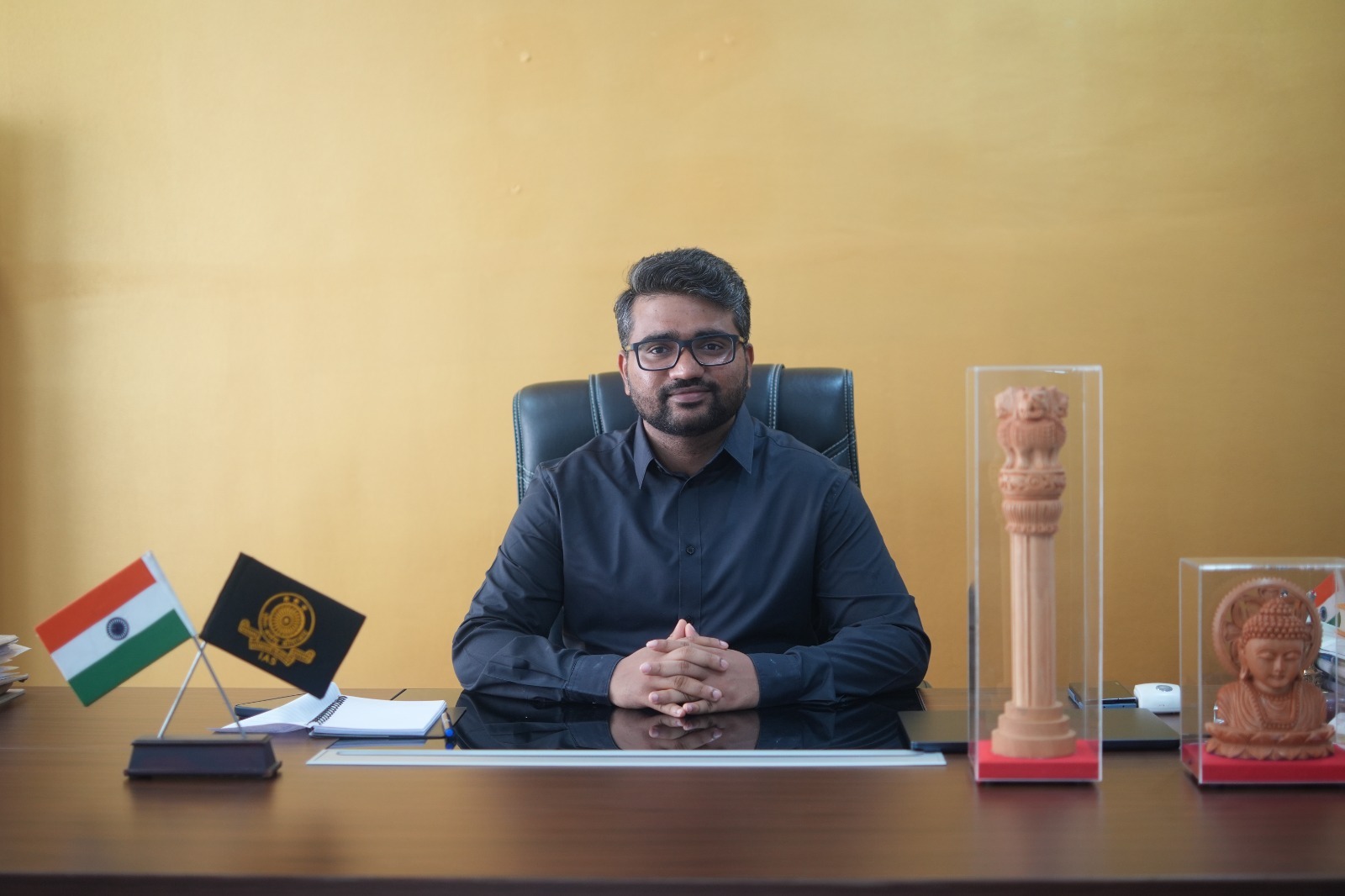అనుభవజ్ఞులైన వెటర్నరీ సర్జన్లను ఆహ్వానిస్తున్నాం :నగర కమిషనర్ మయూర్ అశోక్