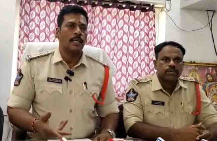 మహిళ తాళిబొట్టు దోపిడీ కేసులో ఇద్దరు నిందితులు అరెస్ట్