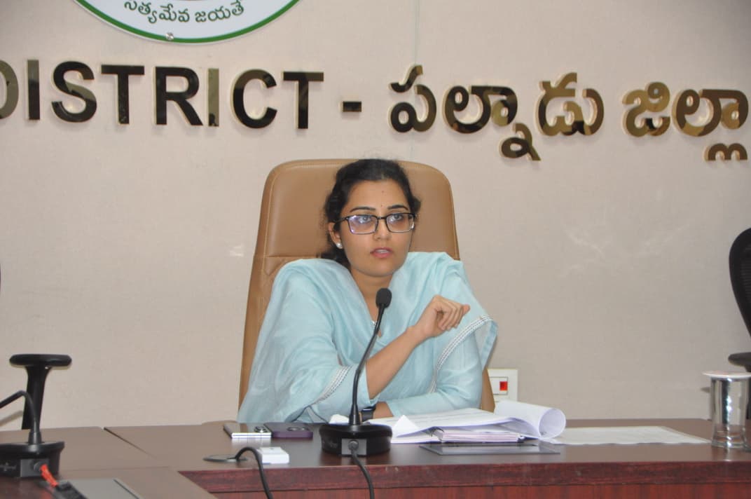 బాల్య వివాహాలు చేస్తే కేసులే.. పల్నాడు జిల్లా ఇంచార్జి కలెక్టర్ సంజనా సింహ హెచ్చరిక
