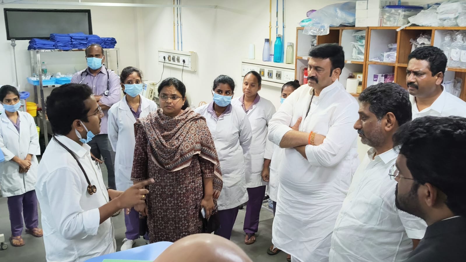 పశ్చిమ గోదావరిలో ఫుడ్ పాయిజనింగ్ కలకలం.. 12 మంది ఆసుపత్రిలో చేరిక