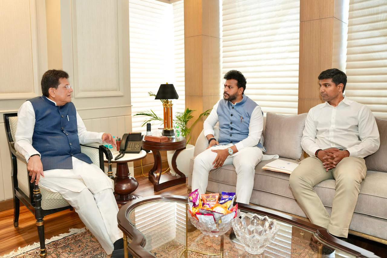 టెక్స్‌టైల్, ఆక్వా రంగాల సమస్యలపై కేంద్రంతో ఏపీ నేతల కీలక భేటీ