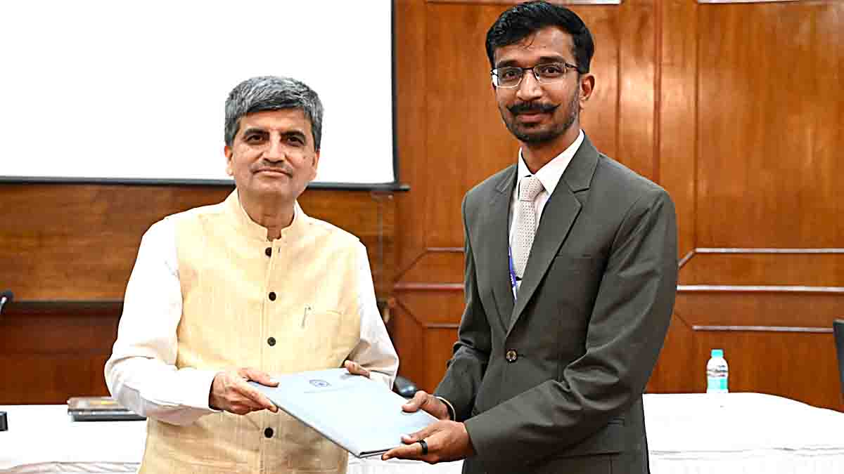 బాపట్ల కలెక్టర్ డాక్టర్ వినోద్ కుమార్‌కు ప్రతిష్టాత్మక అవార్డు