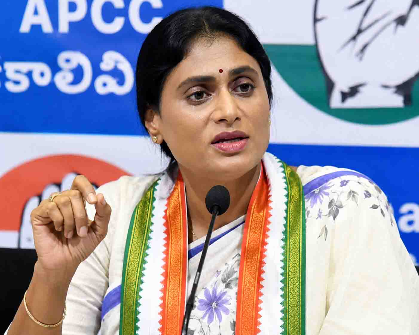 మోదీ సర్కార్‌పై షర్మిల ఫైర్.. ఇంధన ధరల పెంపు దోపిడీ అంటూ విమర్శలు