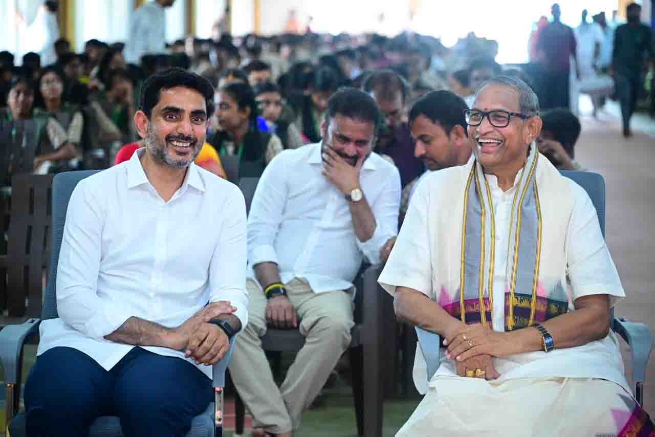 'నారా లోకేష్ విద్యామంత్రి కావడం విద్యార్థుల అదృష్టం'.. చాగంటి ఆసక్తికర వ్యాఖ్యలు!