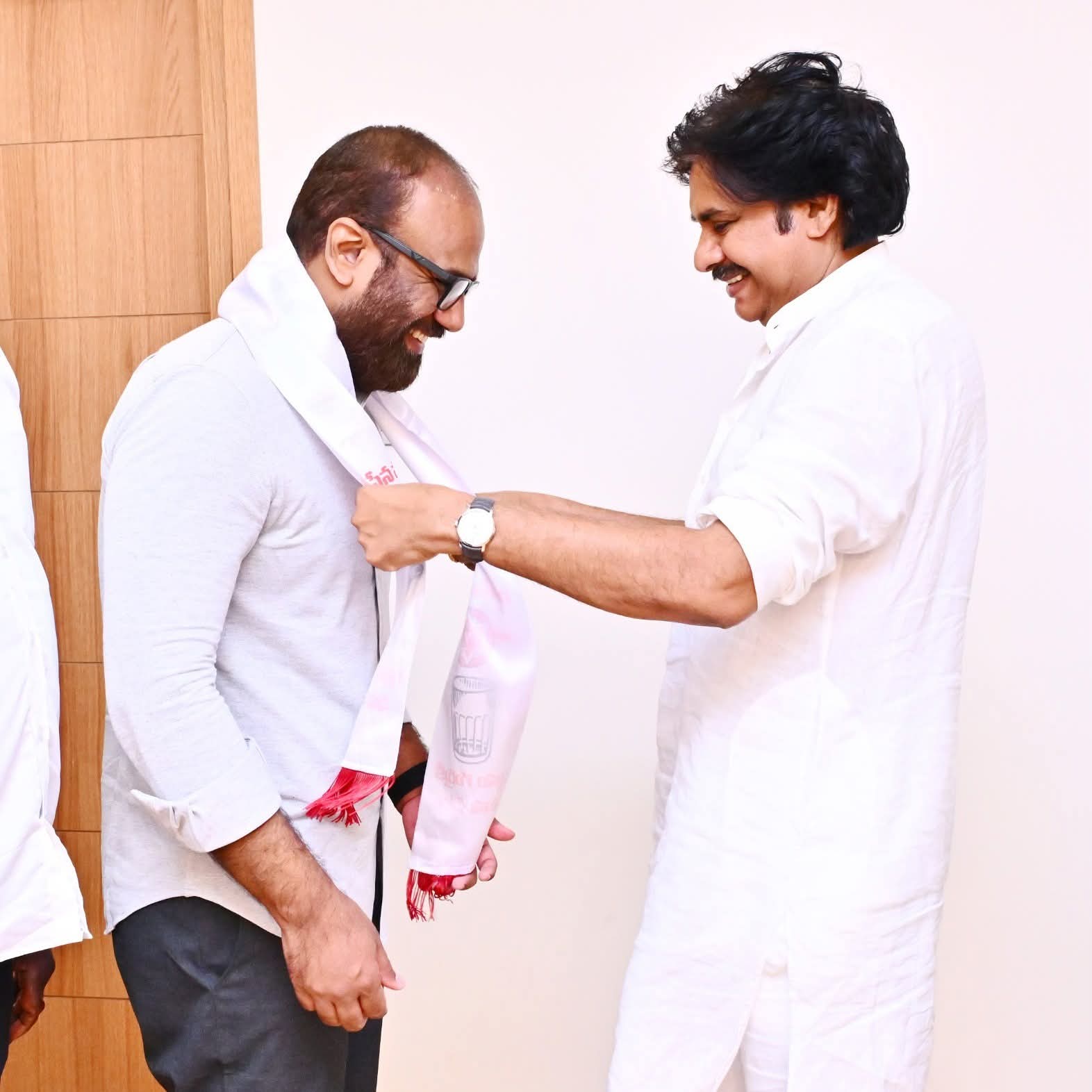 వంగవీటి రాధాకృష్ణ పొలిటికల్ జర్నీ.. కాంగ్రెస్ నుంచి జనసేన వరకు!